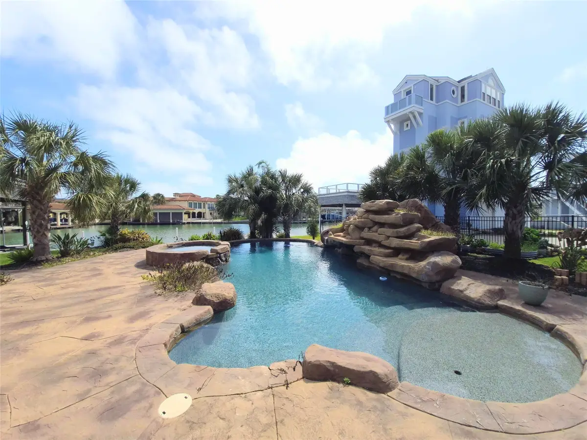 218 Catamaran Drive, Tiki Island, TX 77554 - #1