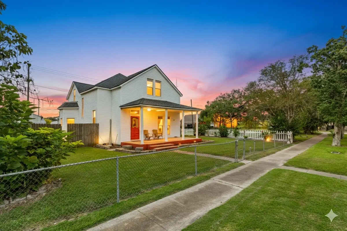 919 N Avenue A, Freeport, TX 77541 - Image #1