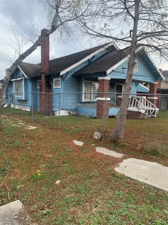 5001 Sherman Street, Houston, TX 77011