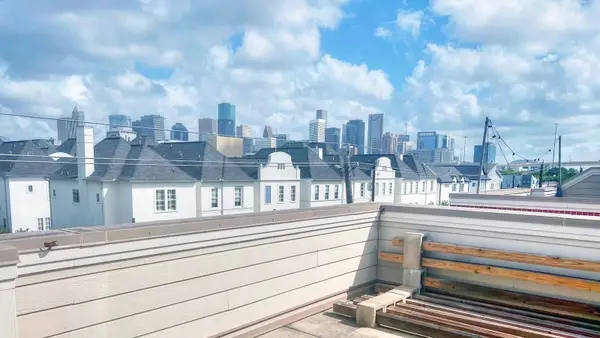 2325 Hutchins Street, Houston, TX 77004