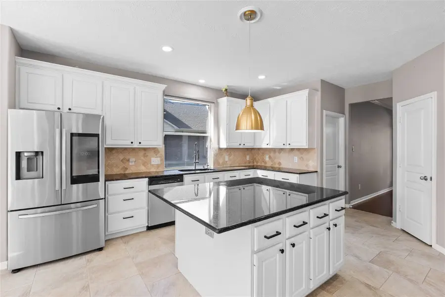 78 S Bardsbrook Circle, The Woodlands, TX 77382 - Image #3