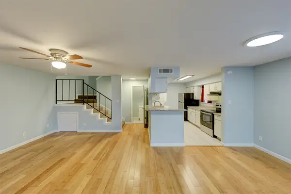 18800 Egret Bay Boulevard #201, Webster, TX 77058