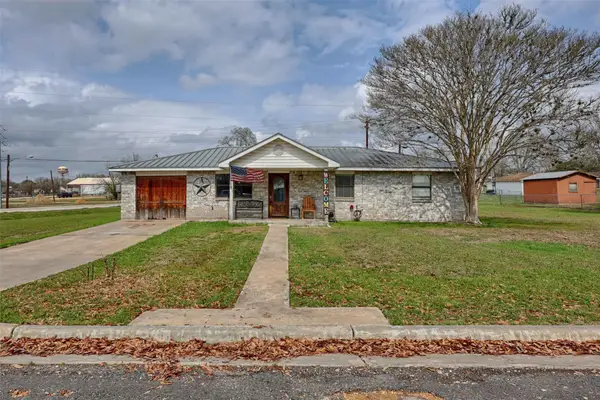 311 Klesel Street, Schulenburg, TX 78956