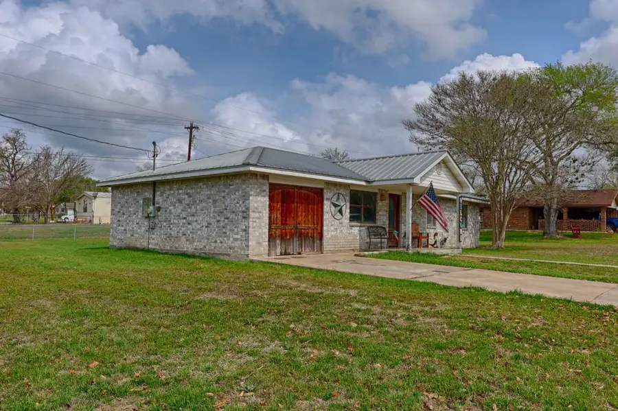 311 Klesel Street, Schulenburg, TX 78956 - #2