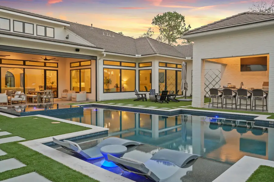 506 W Shadowbend Avenue, Friendswood, TX 77546 - Image #2