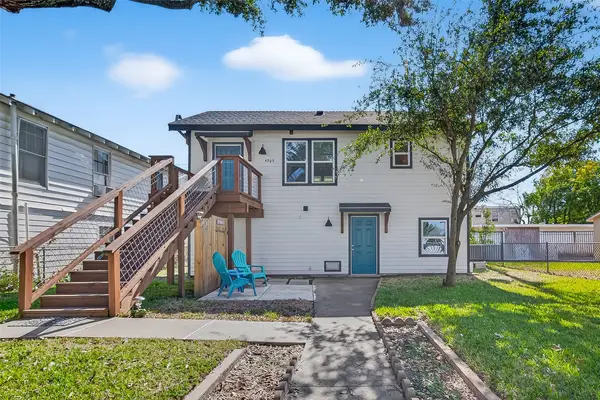 4925 Avenue N 1/2, Galveston, TX 77551