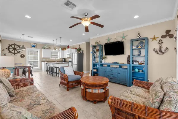 135 Ocean Shore Drive, Crystal Beach, TX 77650