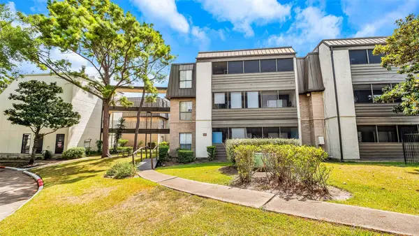 3035 Walnut Bend Lane #35, Houston, TX 77042