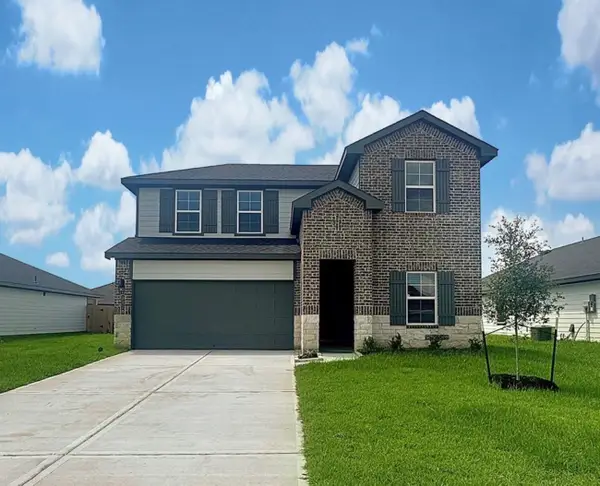 2028 Woodlark Way, Sealy, TX 77474