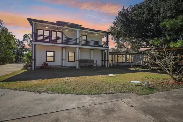 323 E Palm Street, Fresno, TX 77545