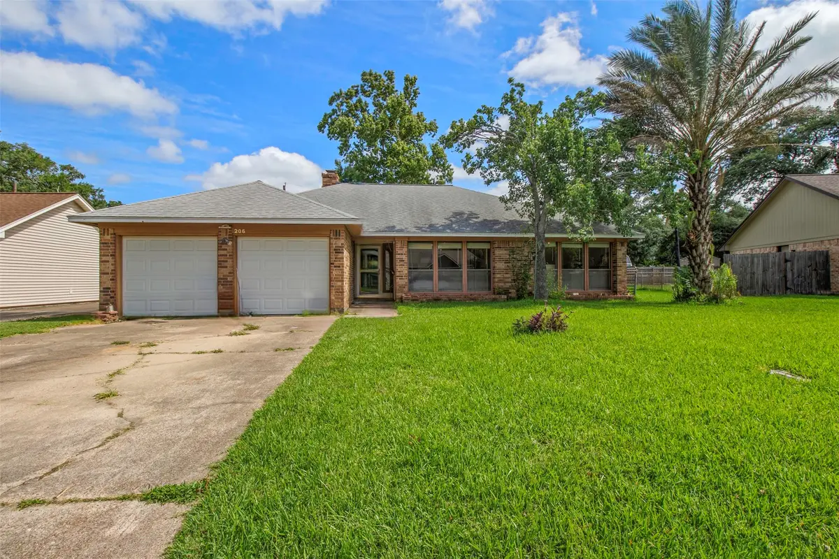 206 Stanford Street, Lake Jackson, TX 77566 - #1
