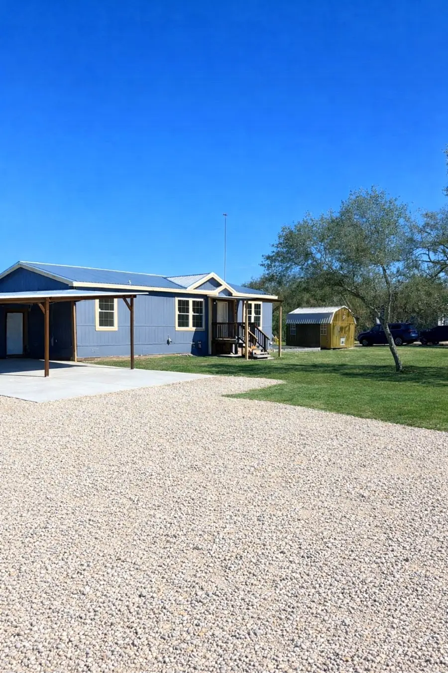 149 High Meadows Dr, Gonzales, TX 78629 - #2