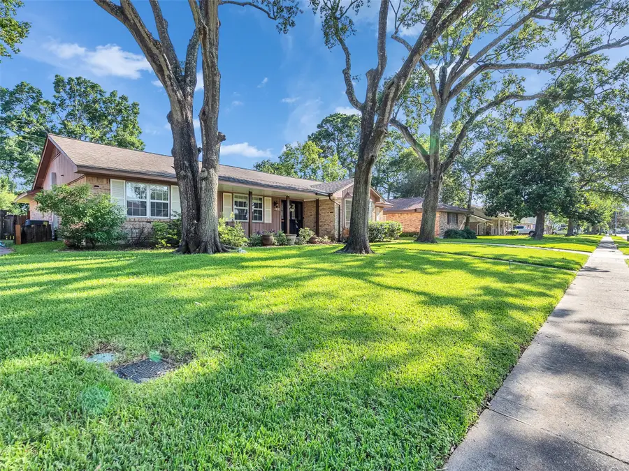 426 Shadow Creek Drive, El Lago, TX 77586 - #3