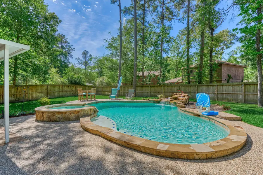 9 Pineash Court, The Woodlands, TX 77381 - #2