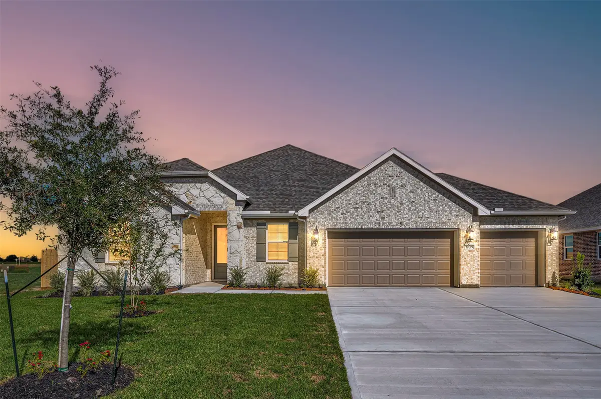 12019 Old Fashion Circle, Monterey Belvieu, TX 77535 - #1