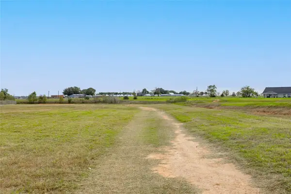 5342 Settlement Drive, Sealy, TX 77474