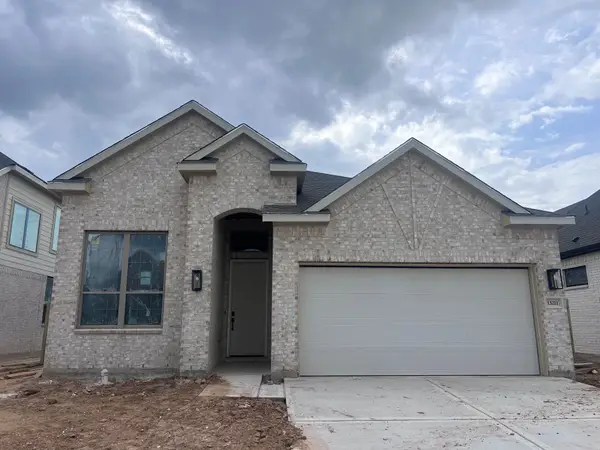 13211 Valley Orchard, Tomball, TX 77375