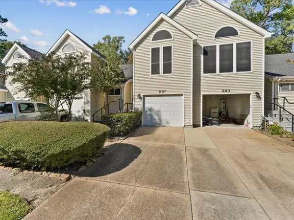 3317 Golden Trails Dr Drive #807, Houston, TX 77345