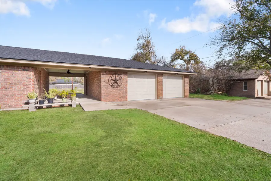 102 N Bow Drive, Jones Creek, TX 77541 - Image #3