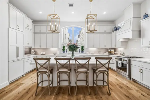806 Dunleigh Meadows Lane, Houston, TX 77055