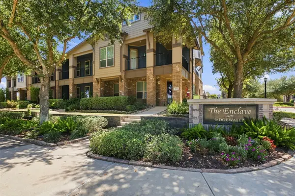 704 Water Street, Webster, TX 77598