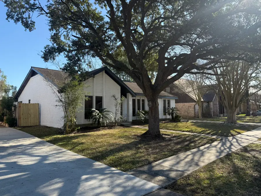 10130 Sagedale Drive, Houston, TX 77089 - Image #2