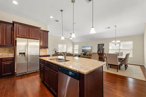 6200 Glenn Hills Lane, League City, TX 77573