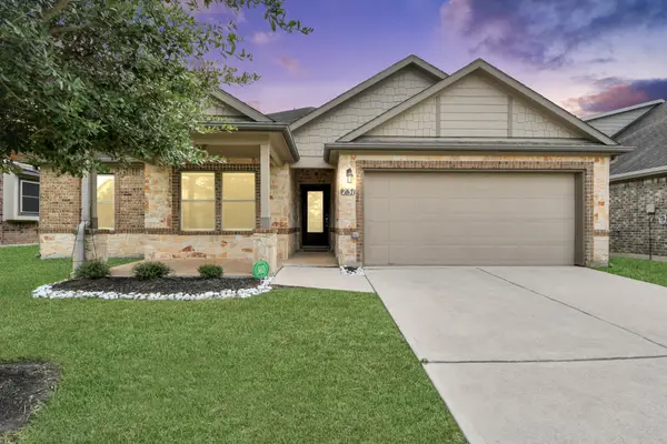 731 Rim Water Drive, Alvin, TX 77511