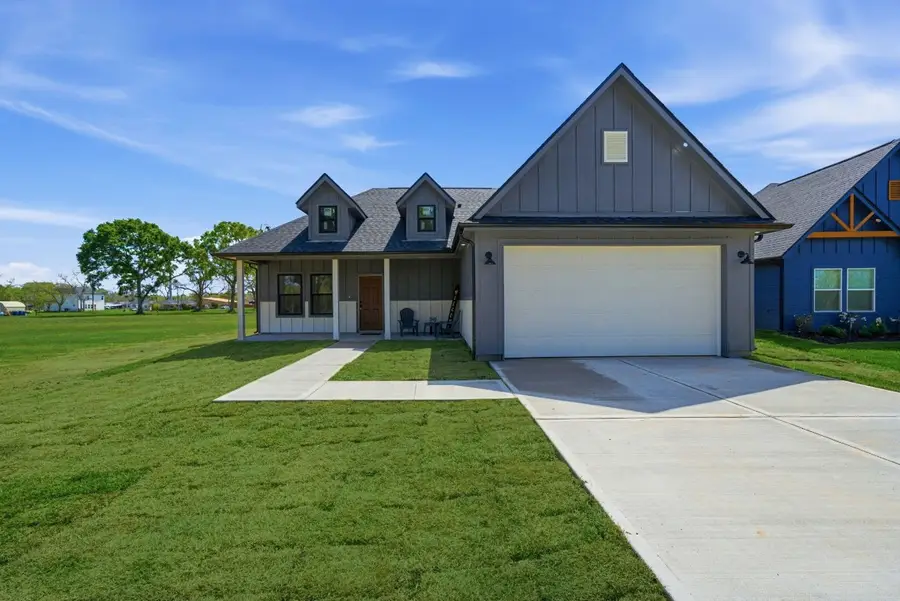 612 Austin Street, West Columbia, TX 77486 - #2