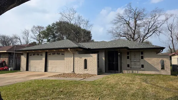 954 Crestbrook Drive, Houston, TX 77038