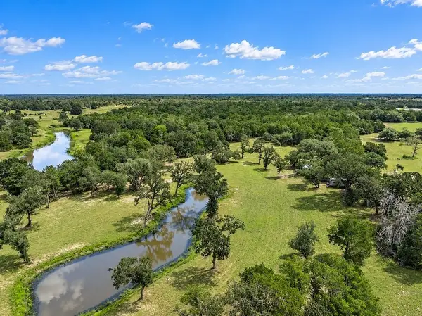 1125 County Road 136, Hallettsville, TX 77964