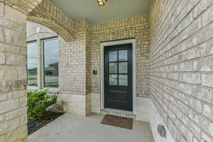 361 Selah Court, Alvin, TX 77511 - Image #2