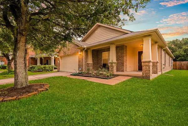 7922 Linden Oaks Lane, Richmond, TX 77407