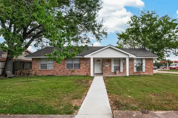 1003 Eastlake Street, Houston, TX 77034
