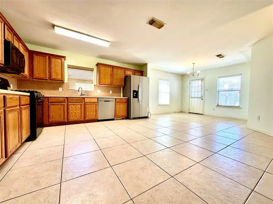 6323 Macquarie Drive, Katy, TX 77449 - Image #2