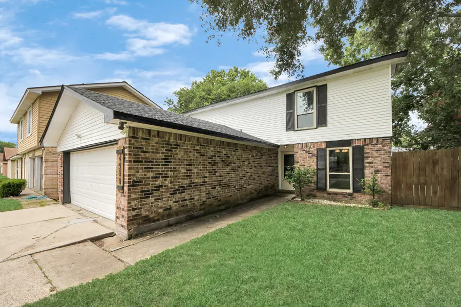 4900 Sandalwood Circle, Baytown, TX 77521 - Image #2