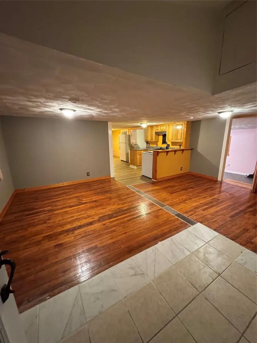 709 Sabine Street, Brenham, TX 77833 - Image #2