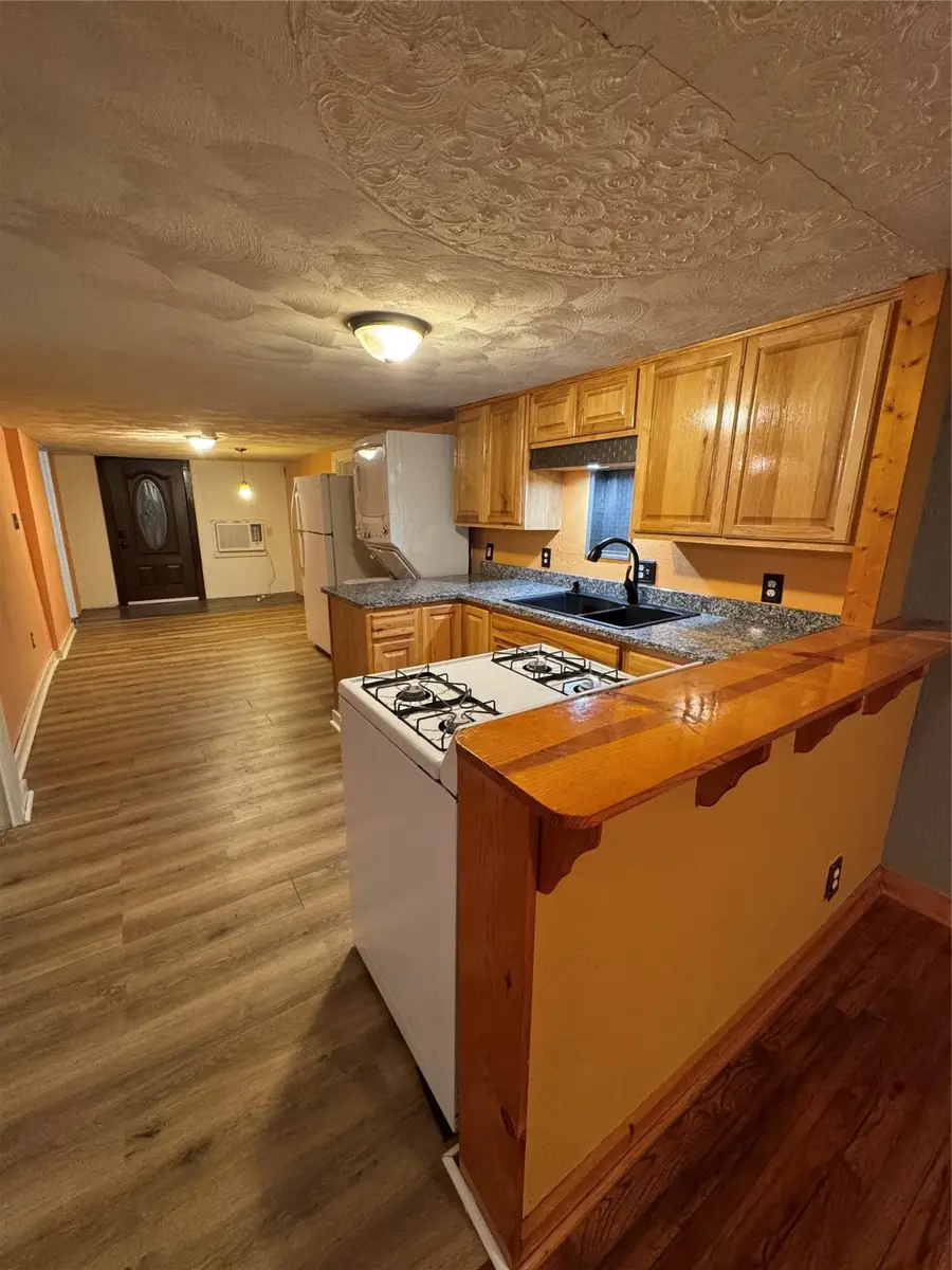 709 Sabine Street, Brenham, TX 77833 - Image #3