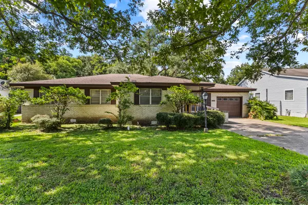 5111 32nd Street, Groves, TX 77619