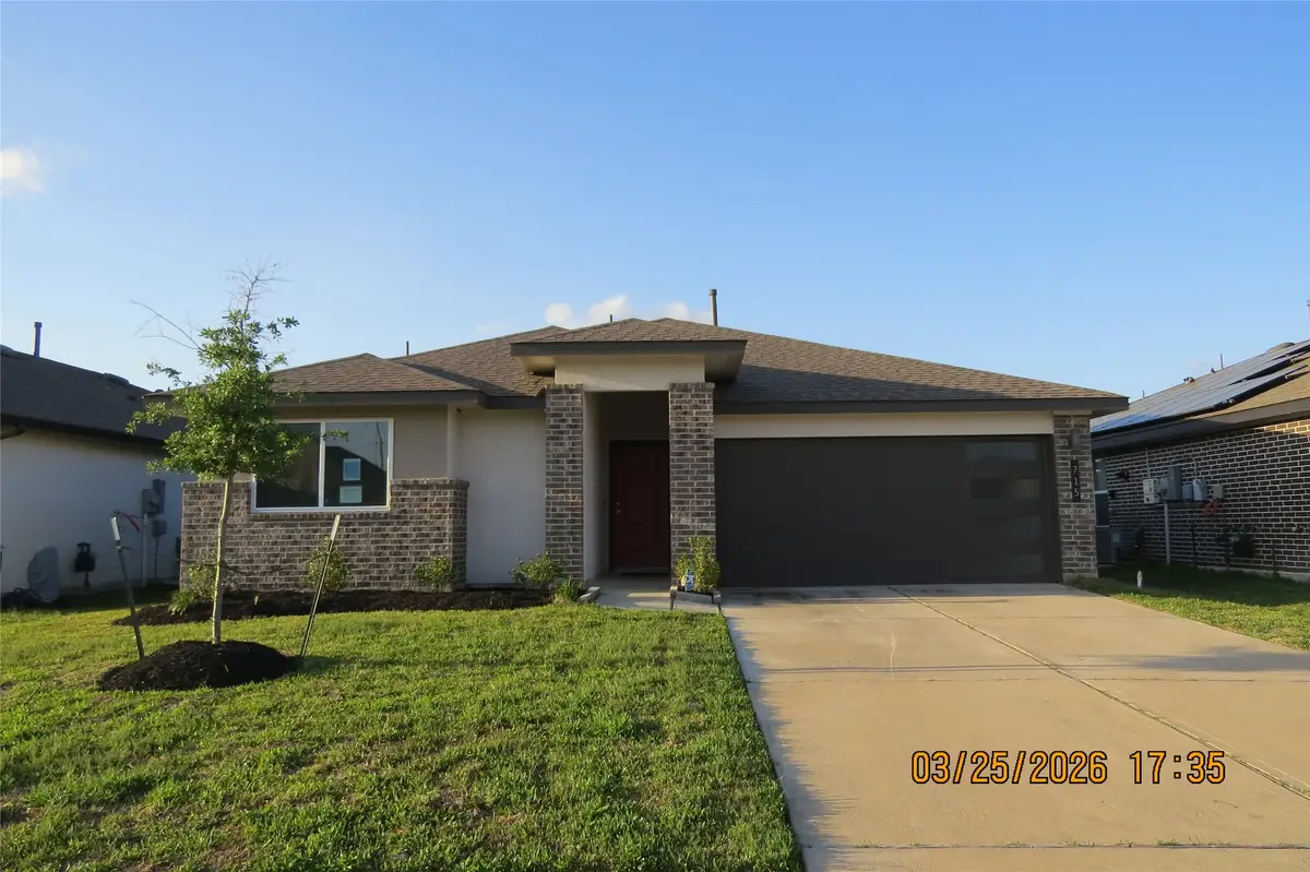 715 Silver Kettle Drive, Rosharon, TX 77583 - #1