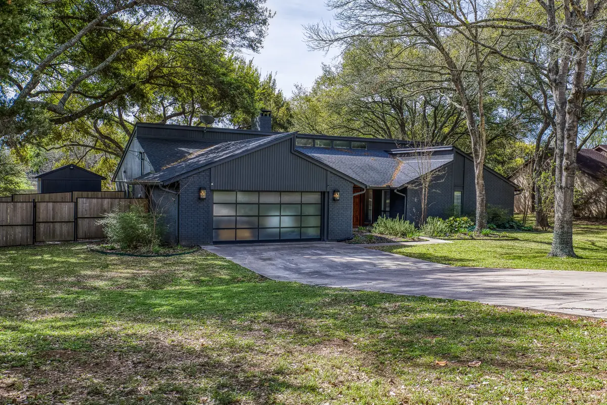 2414 E Rosedale, Brenham, TX 77833 - #1