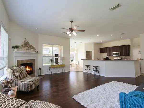 2120 Red Timber Court, League City, TX 77573