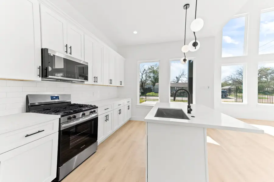 5903 Doolittle Blvd, Houston, TX 77033 - Image #2