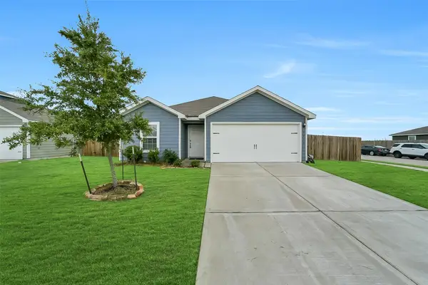 8430 Longshore Slope Road, Cove, TX 77523