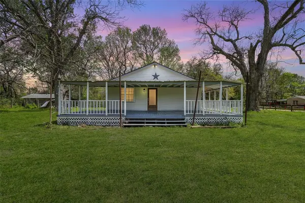 279 County Road 2363 E, Hardin, TX 77575