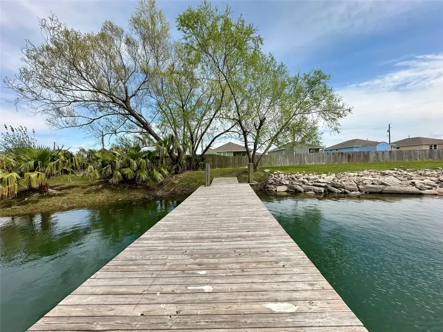 2726 Avenue D, San Leon, TX 77539 - #3