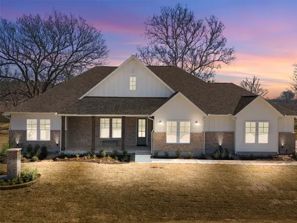 151 Moonlight Drive, Smithville, TX 78957