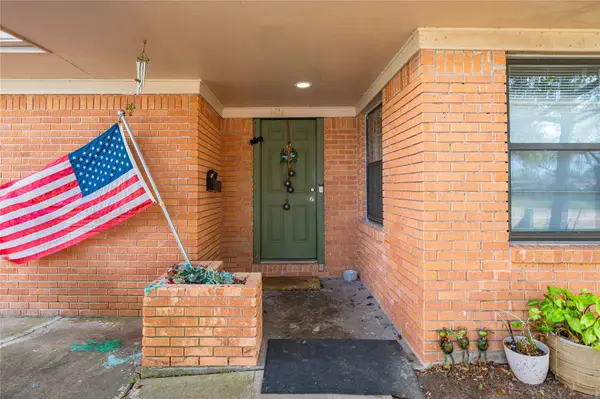 2428 9th Street N, Texas City, TX 77590