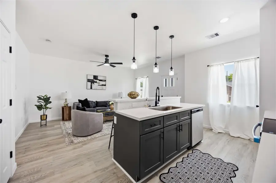 5214 Rue Street, Houston, TX 77033 - #2