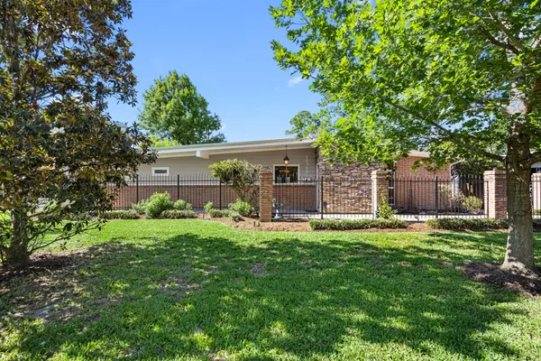 10310 Mayfield Road, Houston, TX 77043